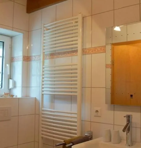 4 Personen Ferienhaus, Garten Mit Zaun Und Tor Hébergement de vacances *